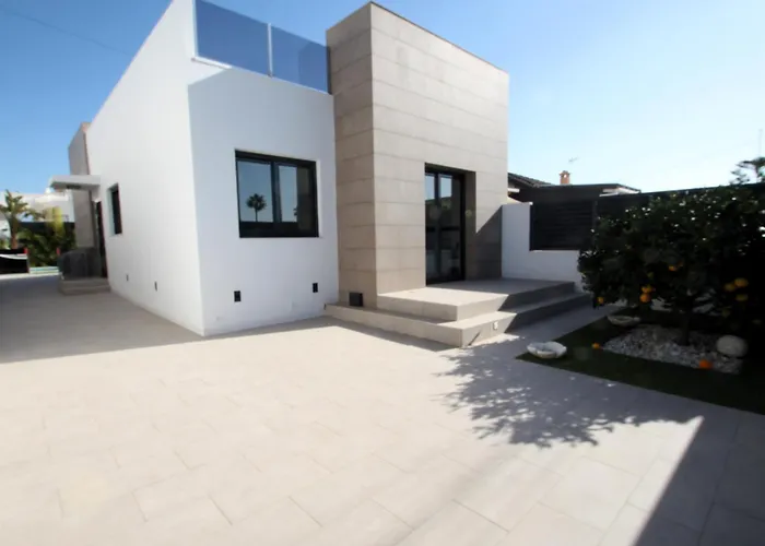 וילה Stylish With Pool טורבייחה